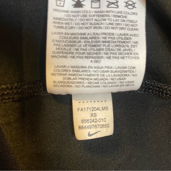 Nike Dri-Fit Women’s Linear Graphic Tank Top - XSmall - Picture 9 of 10